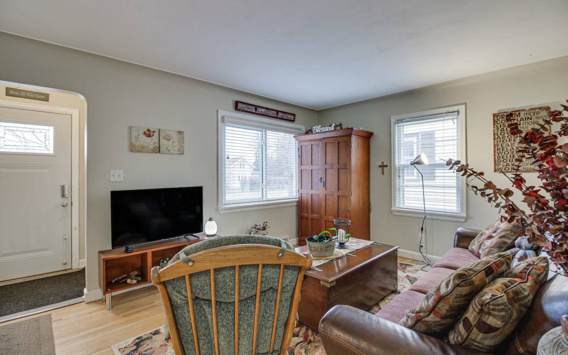 Photo of Livingroom in Lakeside - Lester Park