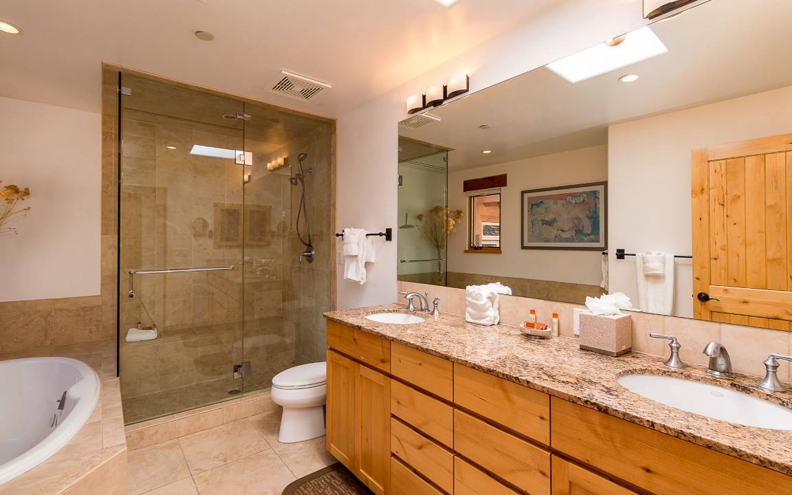 Photo of Bathroom in Tesuque