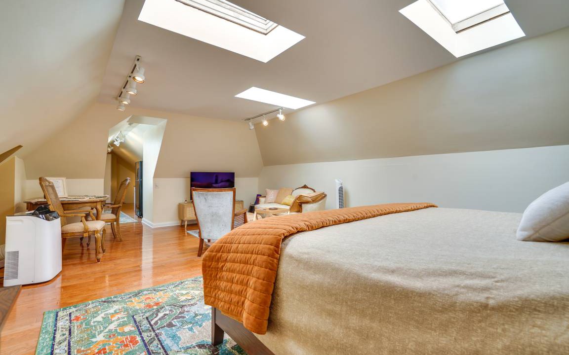 Photo of Bedroom in Summit - University