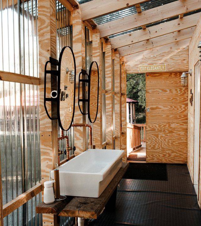 Photo of Bathroom in Canoncito