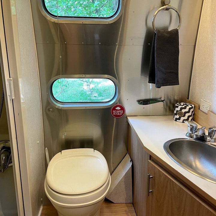 Photo of Bathroom in Canoncito