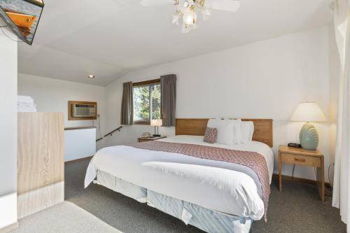 Photo of Bedroom in Breezy Point
