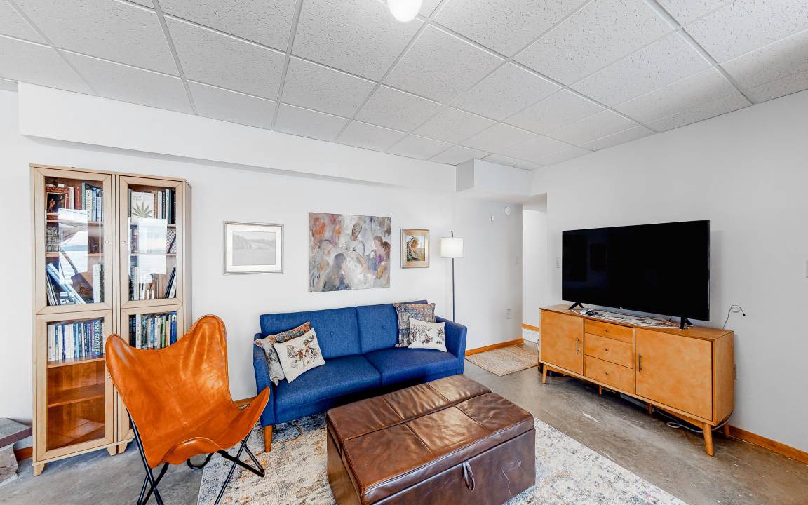 Photo of Livingroom in Schuyler Falls