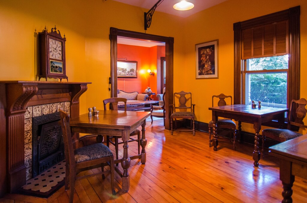 Photo of Livingroom in Shelburne