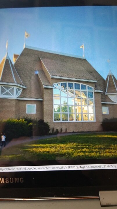 Photo of Buildings in Linden Hills