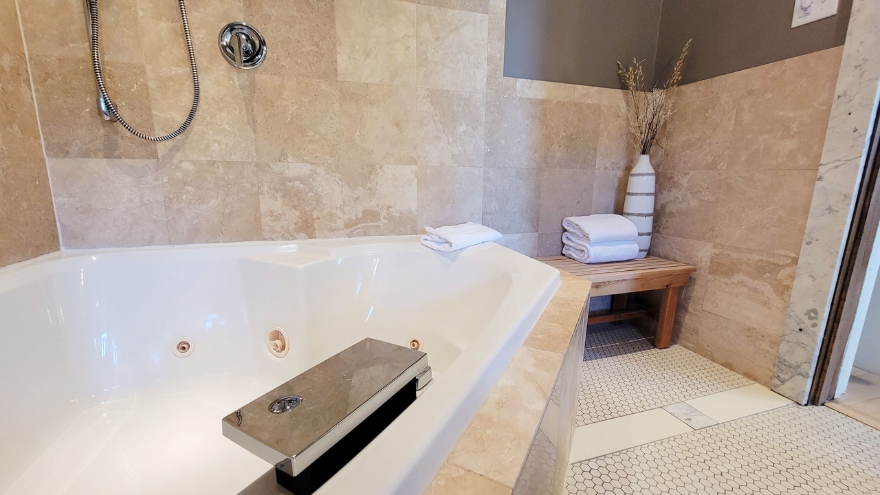 Photo of Bathroom in Endion