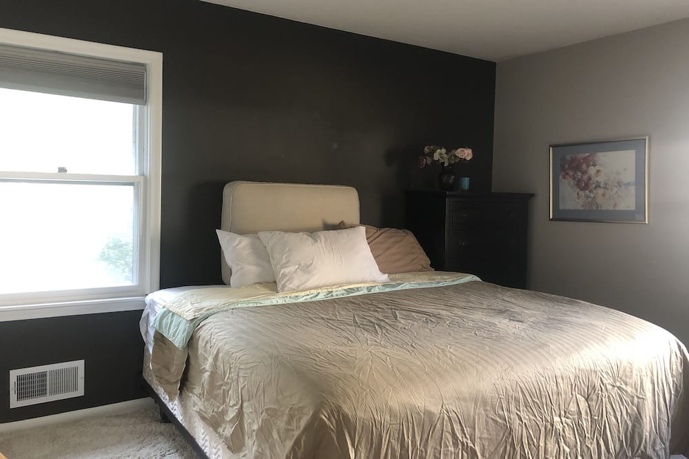 Photo of Bedroom in East Bloomington