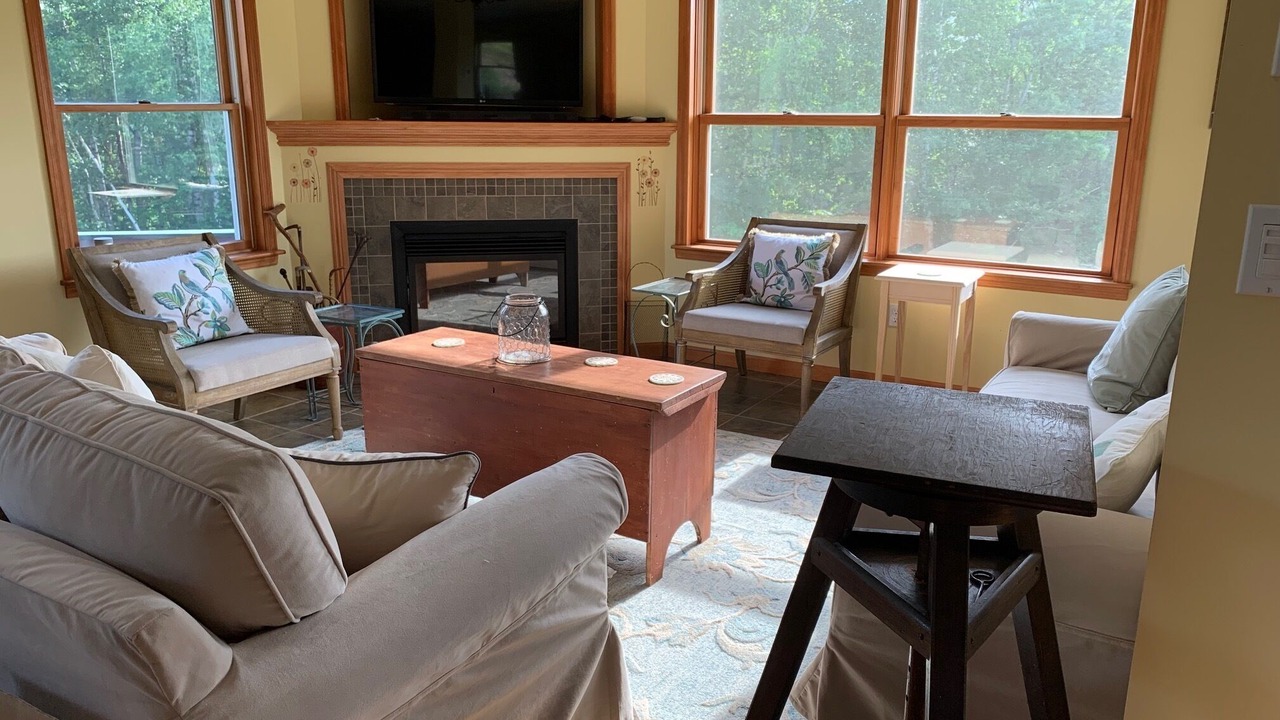 Photo of Livingroom in Bridgewater Corners