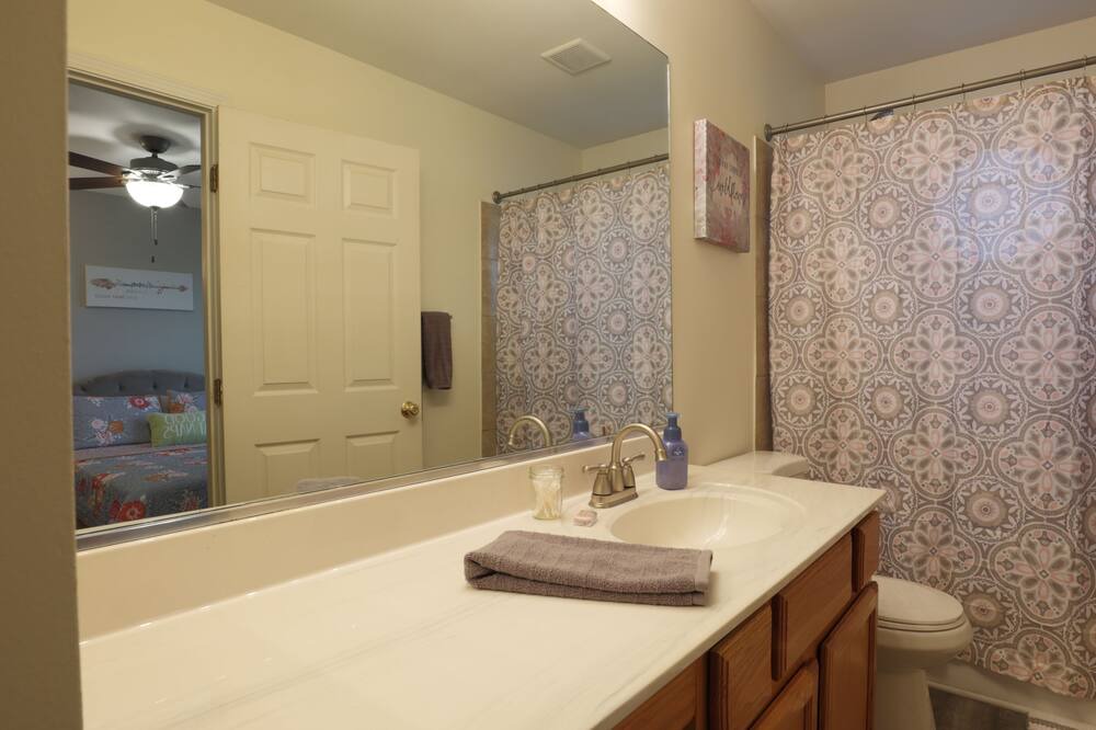 Photo of Bathroom in Genoa City