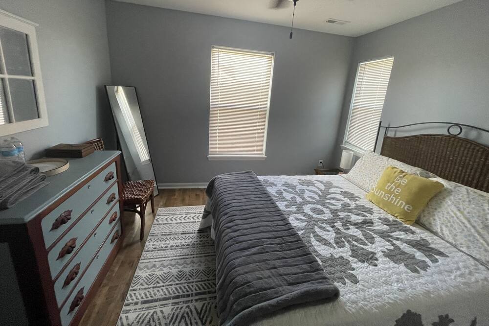 Photo of Bedroom in Genoa City