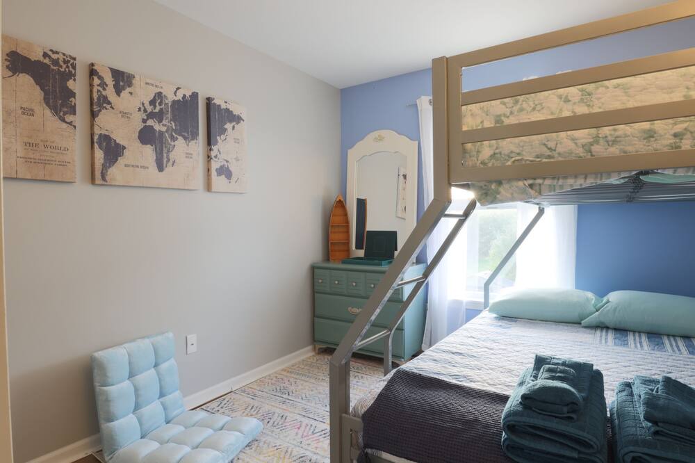 Photo of Bedroom in Genoa City