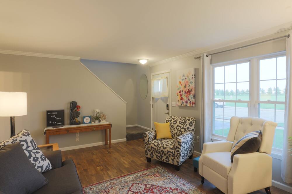 Photo of Livingroom in Genoa City