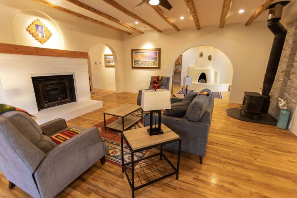 Photo of Livingroom in Taos