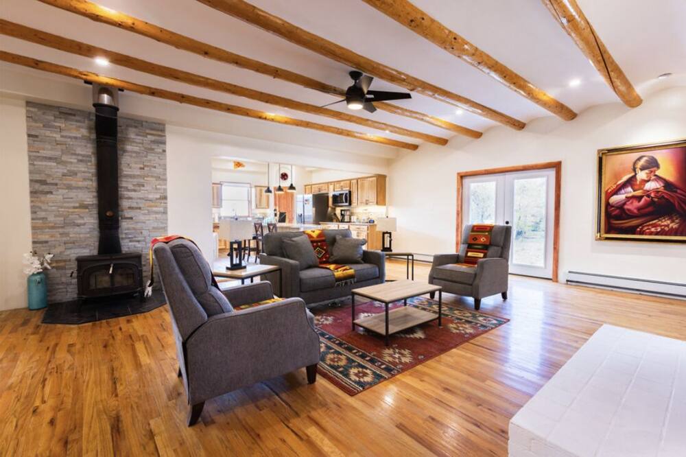 Photo of Livingroom in Taos