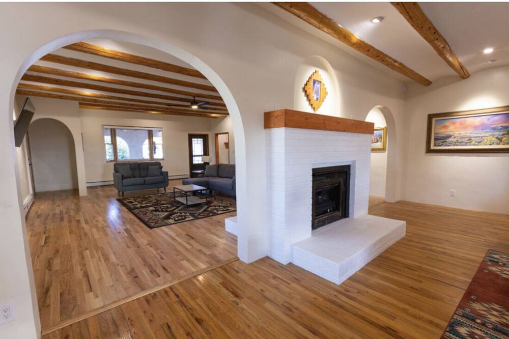 Photo of Livingroom in Taos