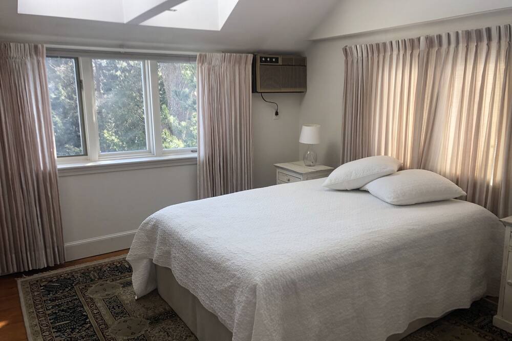 Photo of Bedroom in Amesbury