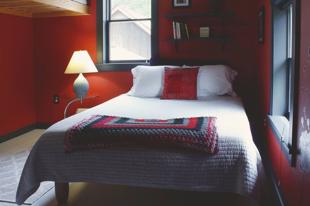 Photo of Bedroom in Shelburne