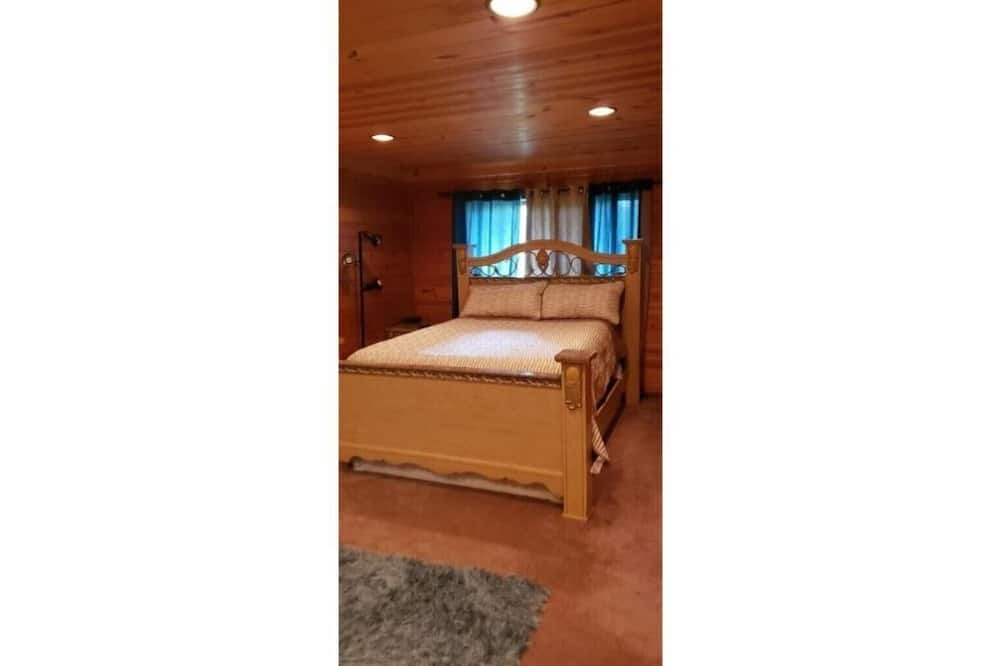 Photo of Bedroom in Maplewood