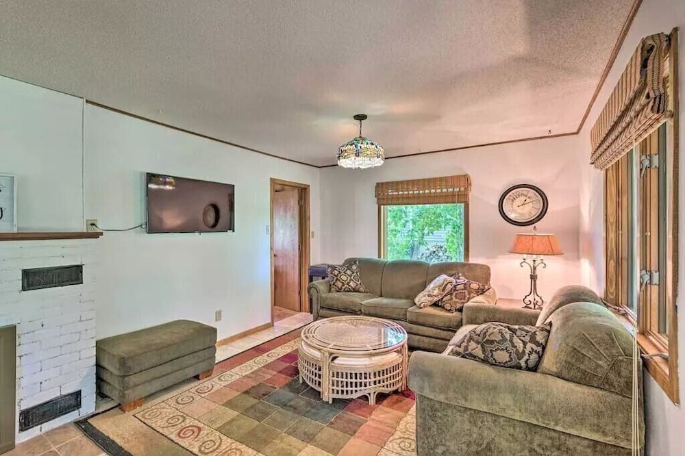 Photo of Bedroom in Cedar Falls