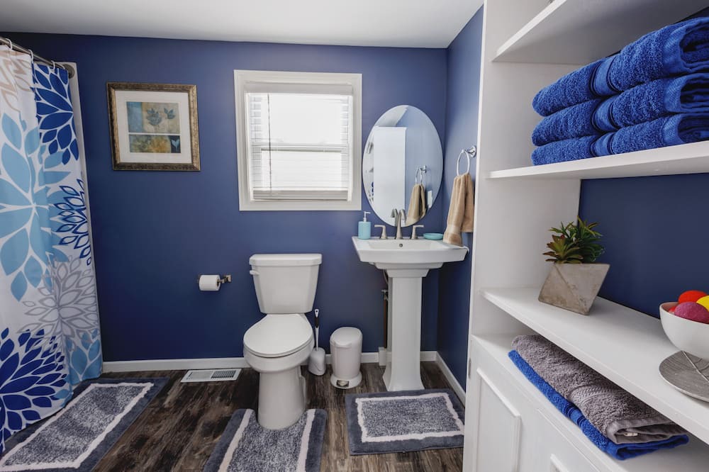 Photo of Bathroom in Corcoran