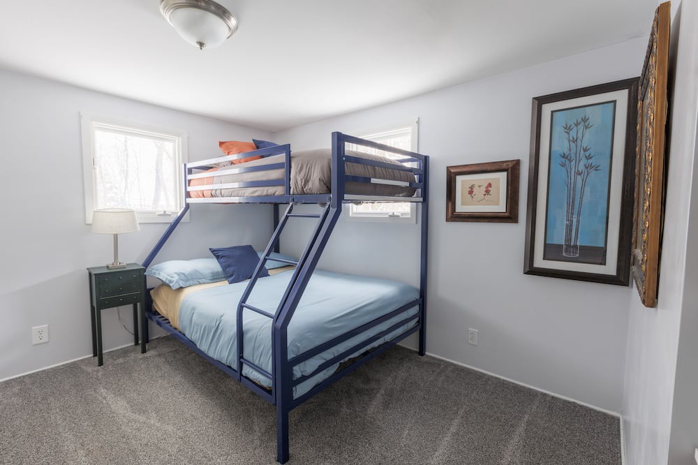 Photo of Bedroom in Corcoran