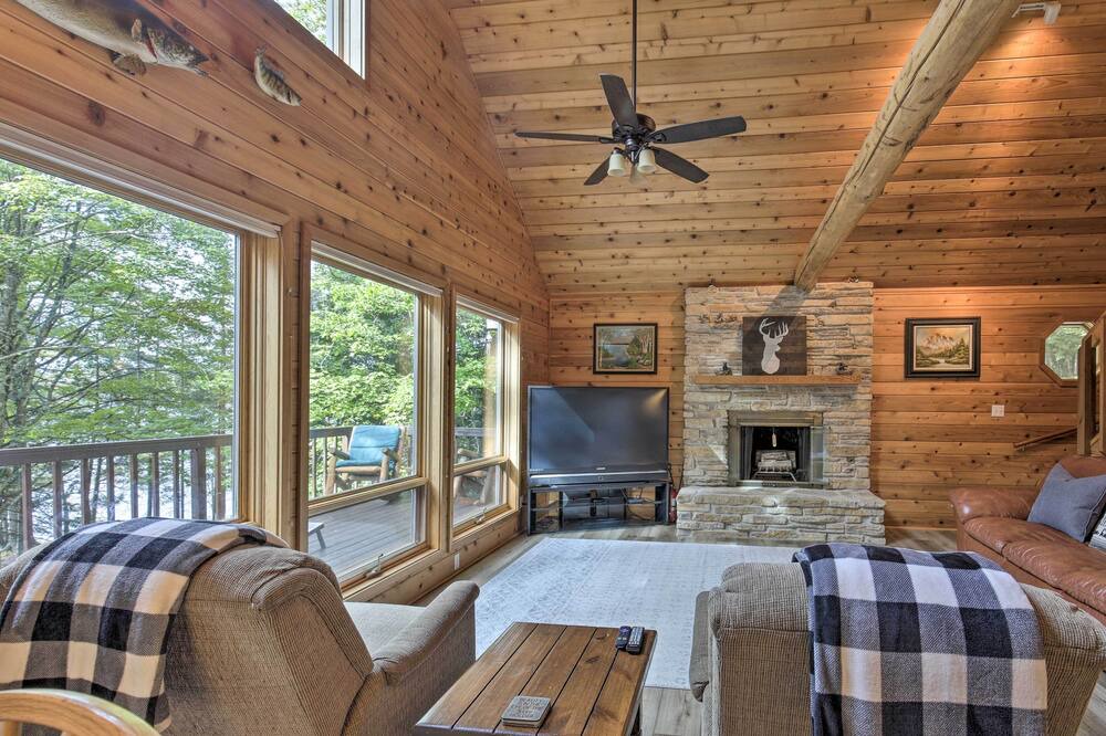 Photo of Livingroom in Watersmeet