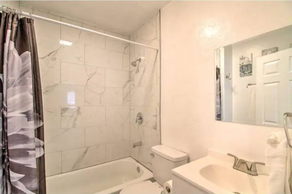 Photo of Bathroom in Raynolds Addition