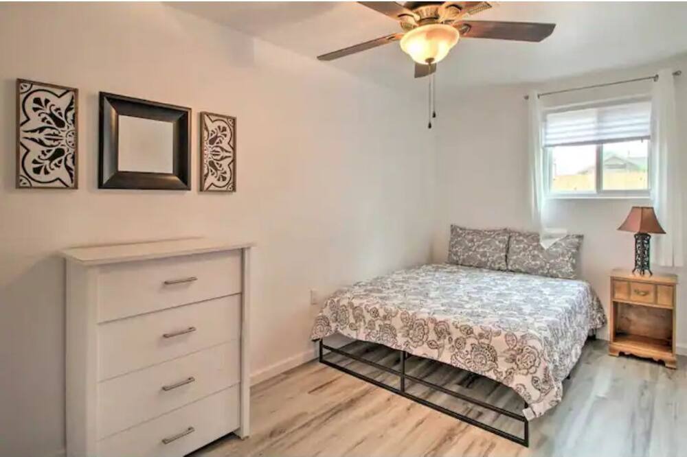 Photo of Bedroom in Raynolds Addition