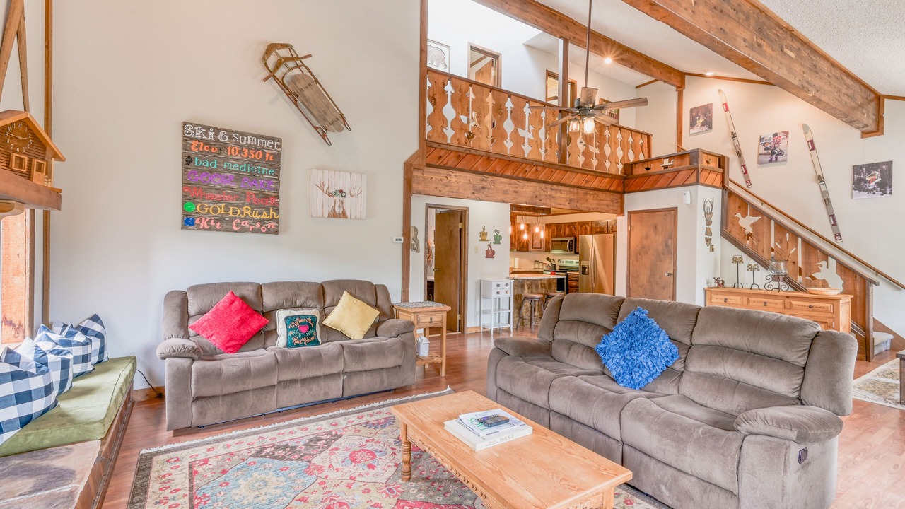 Photo of Livingroom in Red River