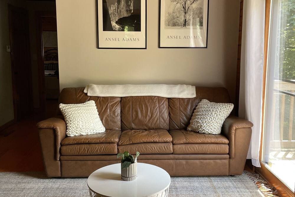 Photo of Livingroom in Kabletown