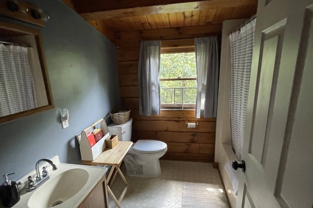 Photo of Bathroom in Kabletown