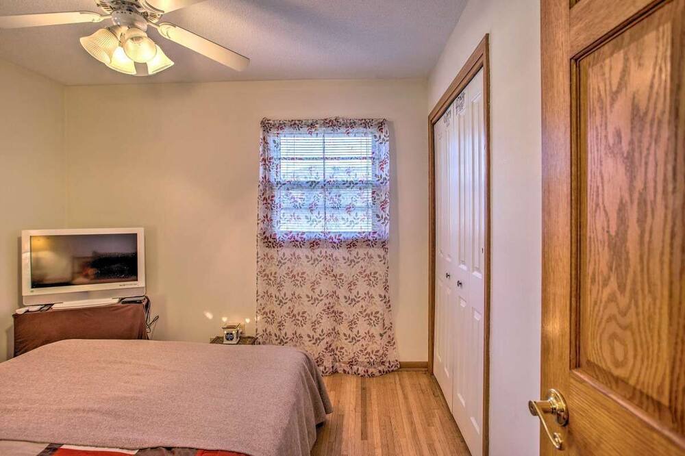 Photo of Bedroom in Crystal