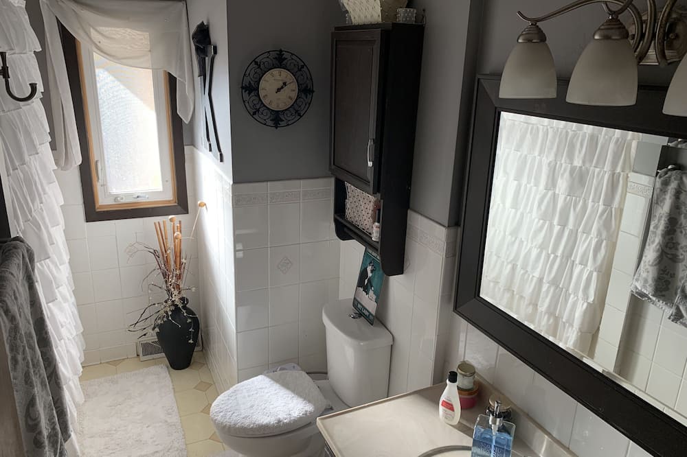 Photo of Bathroom in Maplewood