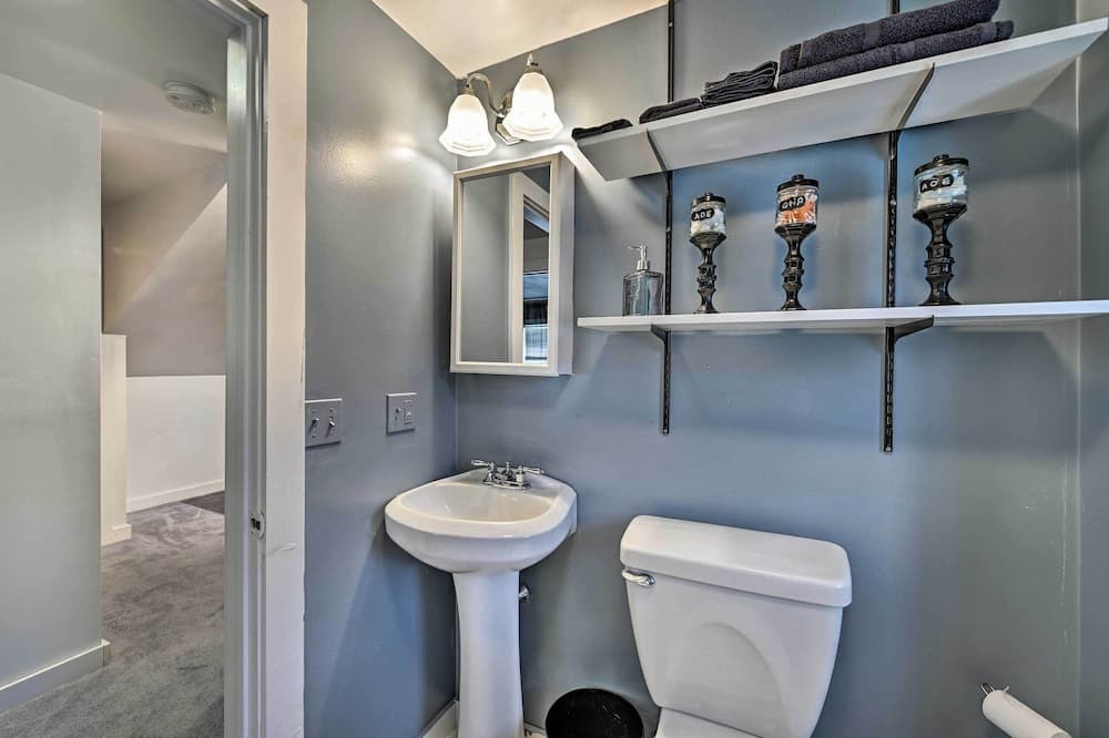 Photo of Bathroom in Adams