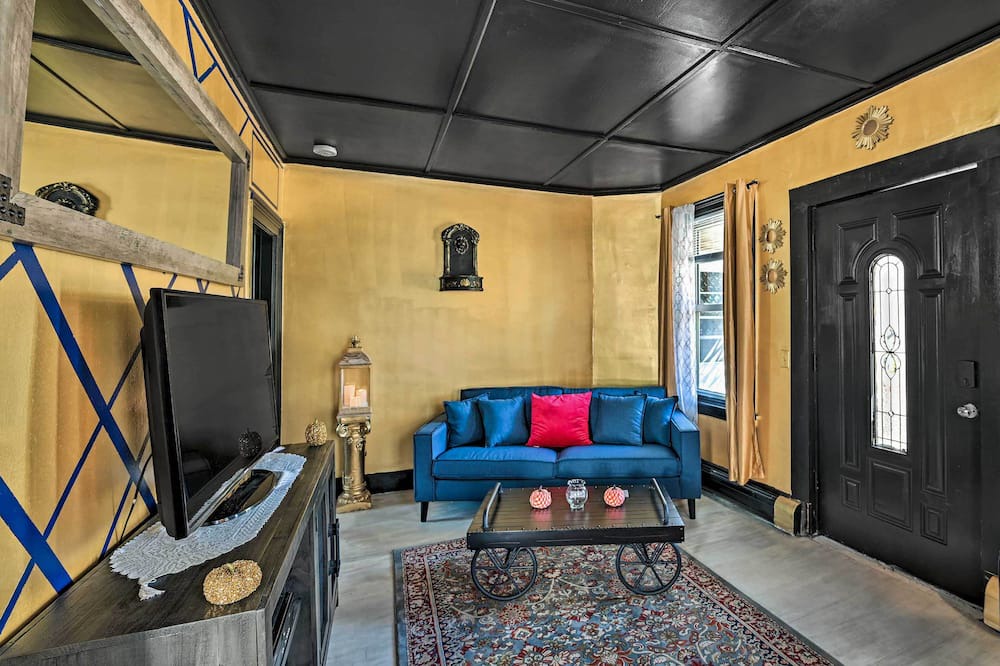 Photo of Livingroom in Adams