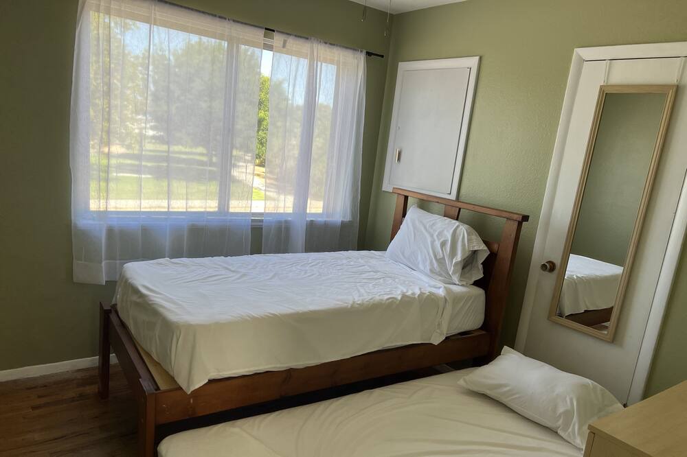 Photo of Bedroom in Northeast Heights