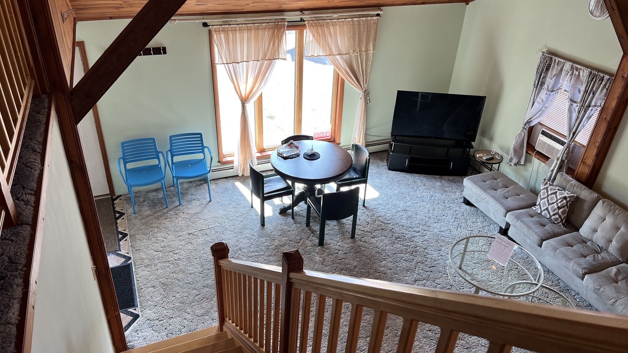 Photo of Livingroom in Town of Chesterfield