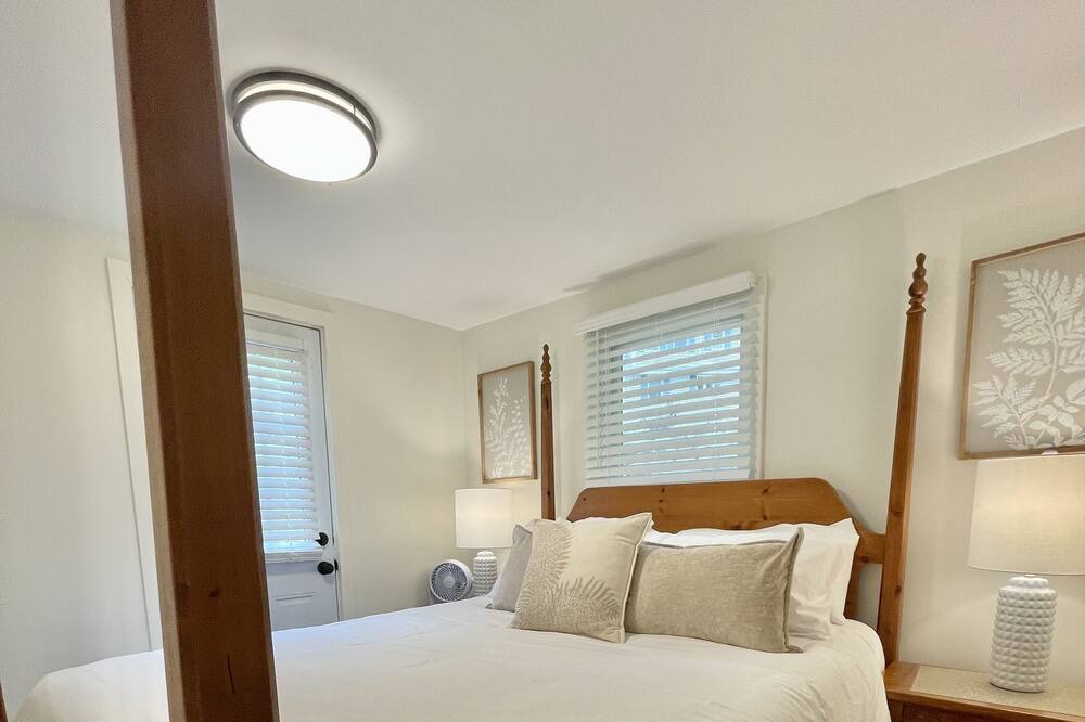 Photo of Bedroom in Hillsboro