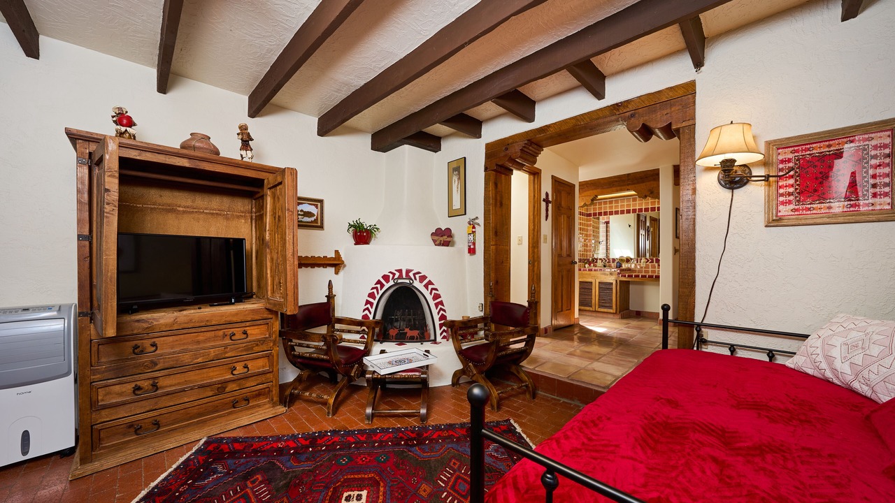 Photo of Bedroom in Alamedan Valley