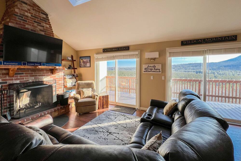 Photo of Livingroom in Birch Hill