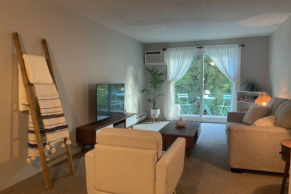 Photo of Livingroom in Graniteville