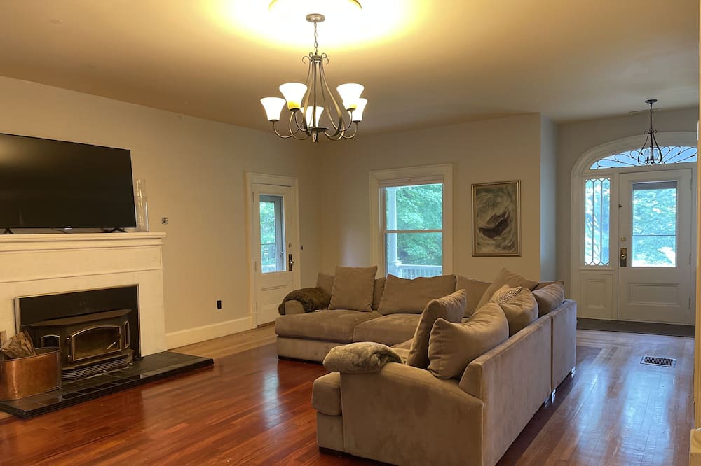Photo of Livingroom in Hinesburg