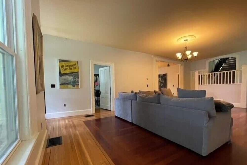 Photo of Livingroom in Hinesburg