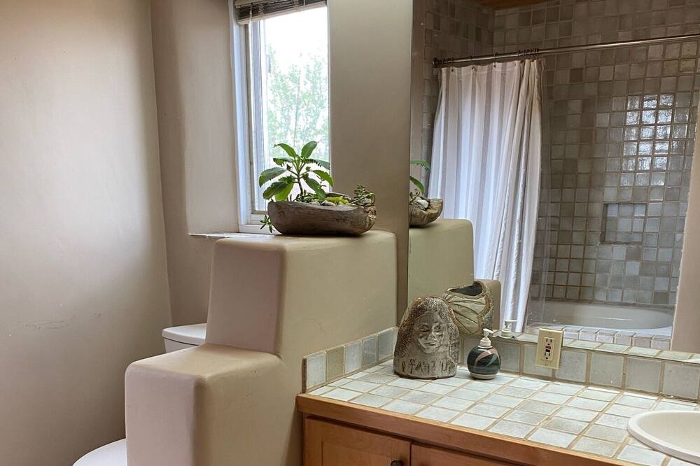 Photo of Bathroom in Galisteo