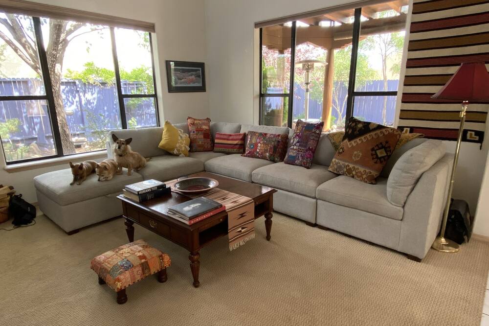 Photo of Livingroom in Southside