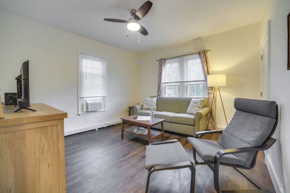 Photo of Livingroom in North Adams