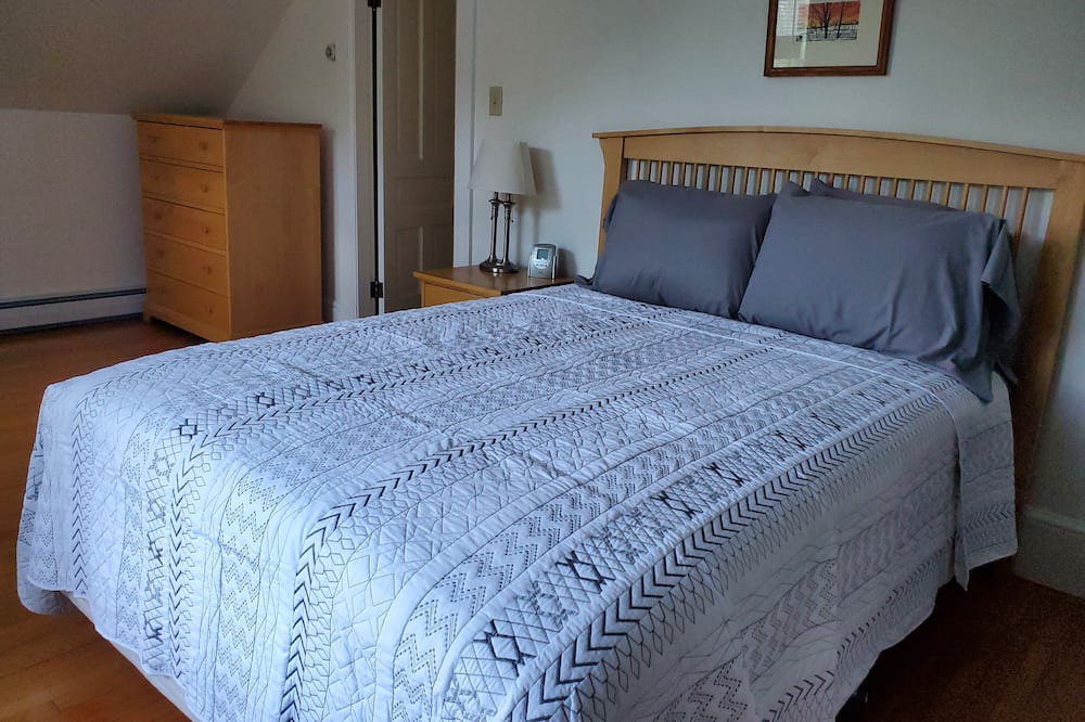 Photo of Bedroom in Lyndon Center