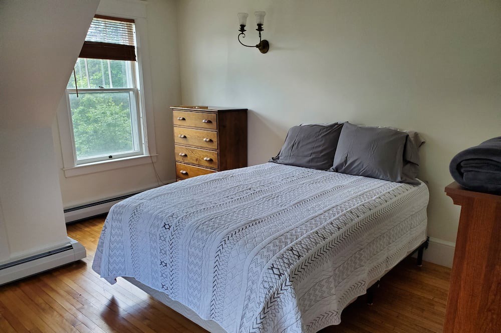 Photo of Bedroom in Lyndon Center