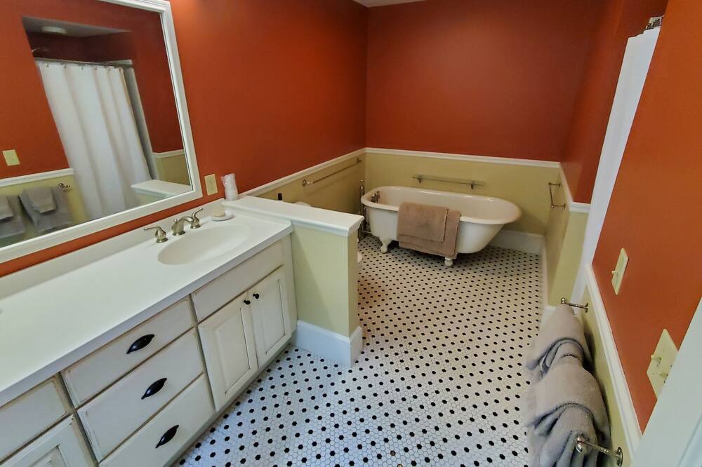 Photo of Bathroom in Lyndon Center
