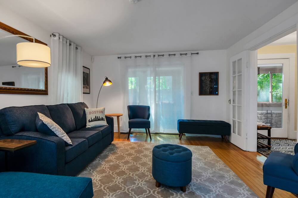 Photo of Livingroom in Acton
